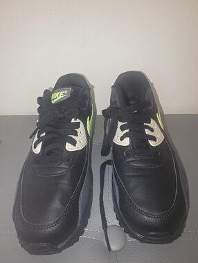 Nike Kids' Black & Neon Green Sneakers
